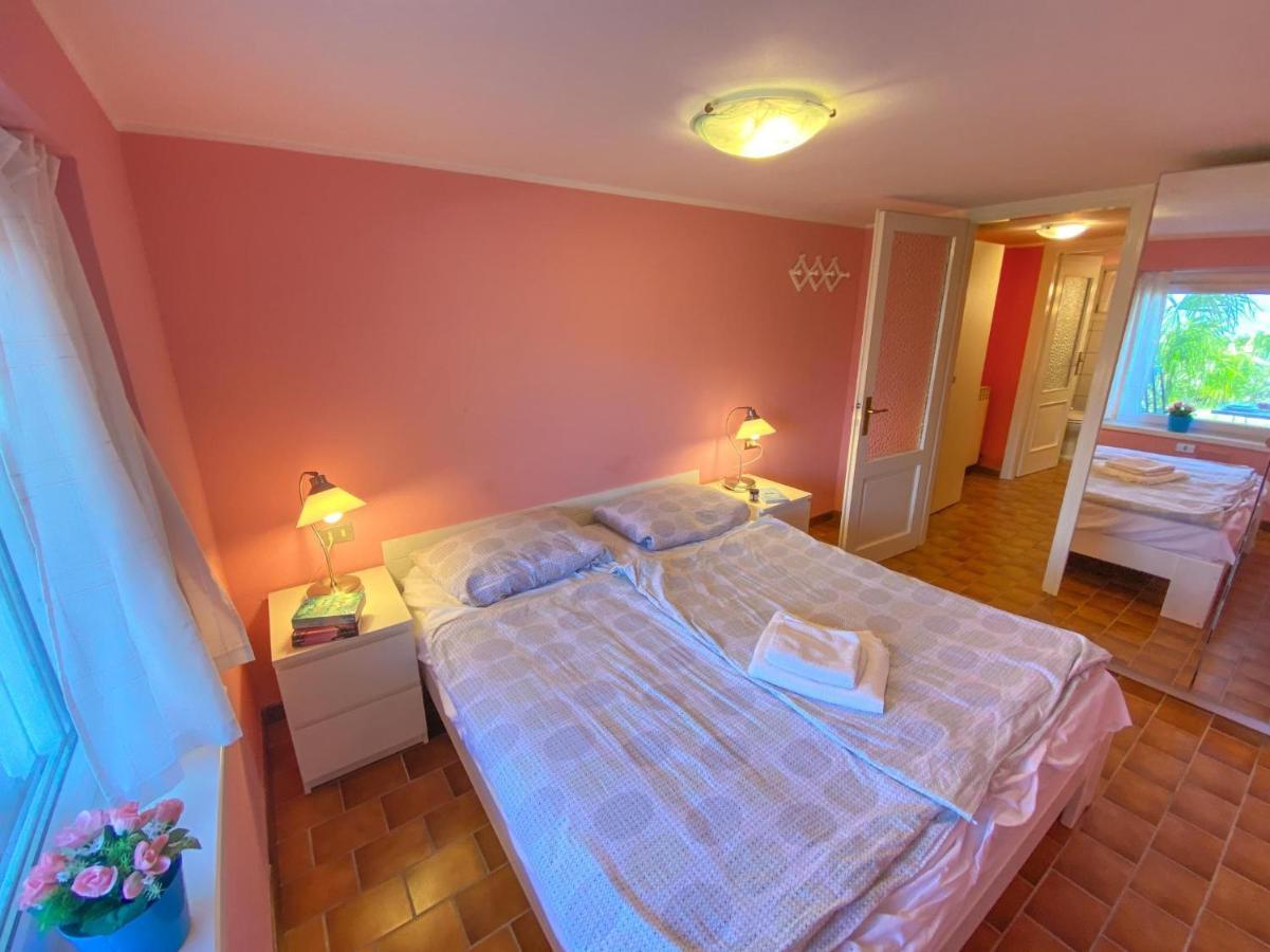 Bellavista A Garten Appartement Mit Pool Colico Ngoại thất bức ảnh